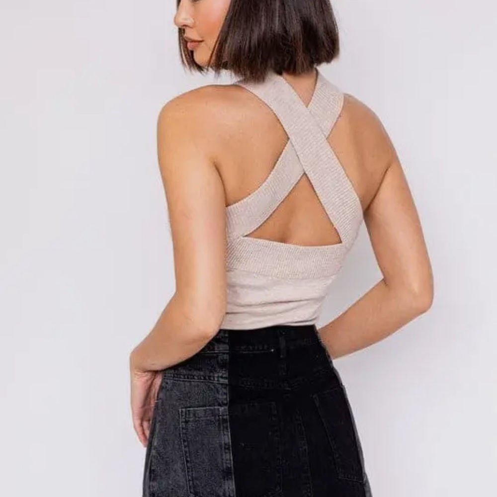 Le Lis Tan Gold Criss Cross Bodysuit - Picture 2 of 4